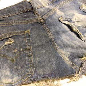 Custom Levi's booty shorts